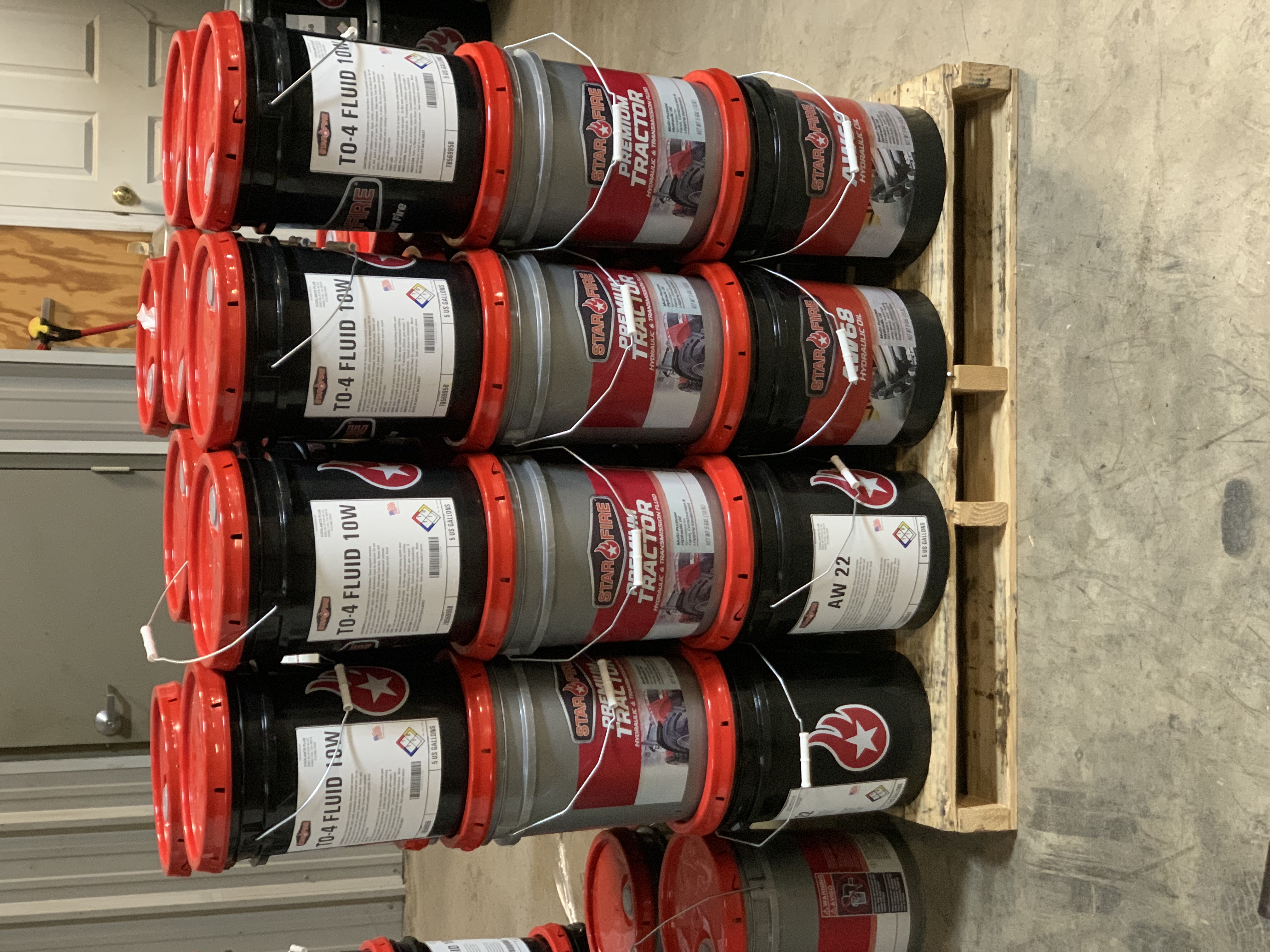 Hydraulic fluid inventory drums on pallet